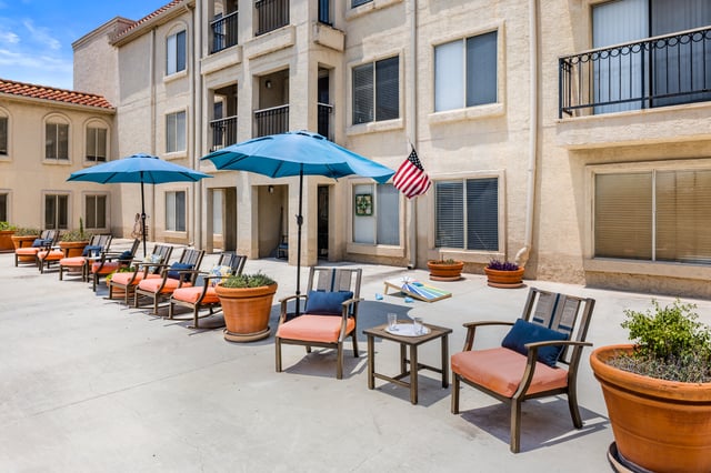 Madison-Estates-043 - Patio Seating